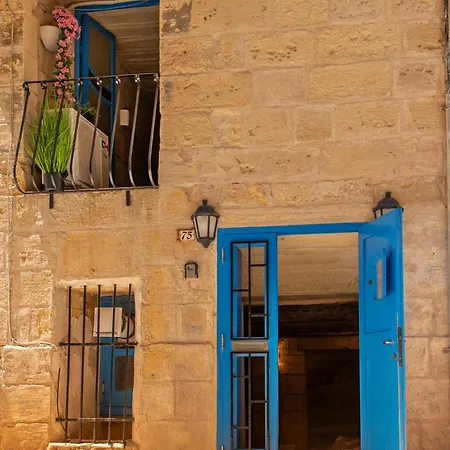 75 St Christopher Street, דירה