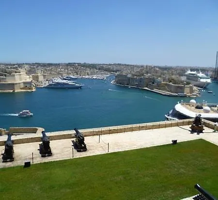 75 St Christopher Street, *