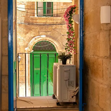 Апартаменты 75 St Christopher Street,