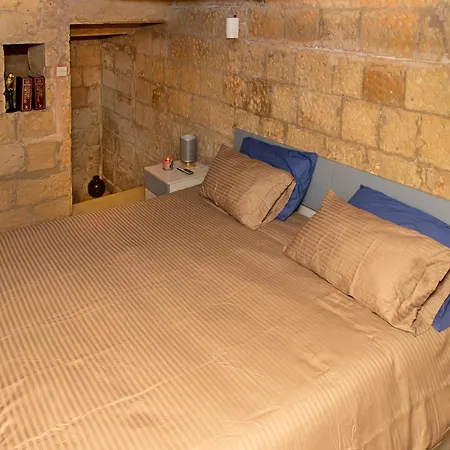 Апартаменты 75 St Christopher Street,