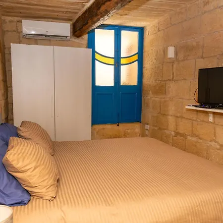 75 St Christopher Street, Valletta