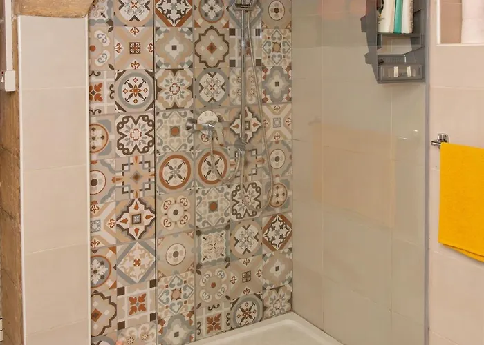 75 St Christopher Street, *