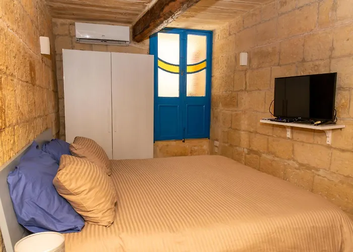 75 St Christopher Street, Valletta